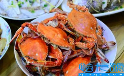 梭子蟹没蒸熟可以接着再蒸吗(梭子蟹没熟透还能继续蒸着吃吗)