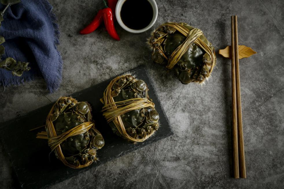 大闸蟹怎么选蟹黄多(大闸蟹怎么分辨公母)