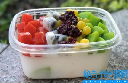 水果捞是用酸奶还是沙拉酱(水果捞是用酸奶还是奶昔)
