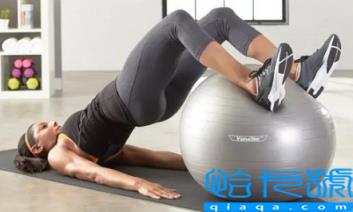 瑜伽球的气要充满吗(瑜伽球充气到什么程度合适)