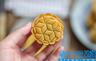 月饼可以用空气炸锅做吗(空气炸锅怎么做月饼简单做法)