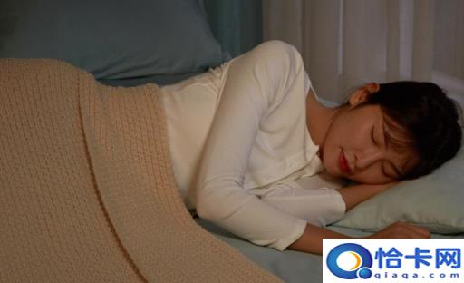 空调吹出的风有异味怎么办-要怎么处理呢用什么药(空调吹风有异味儿怎么处理)