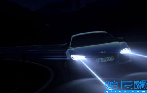 高速上开远光灯违章吗(高速公路灯光使用规定)