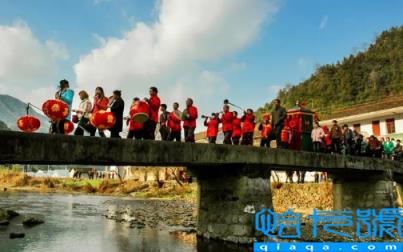 为什么新娘出嫁小孩子不能看(新娘出嫁哪些人要回避)