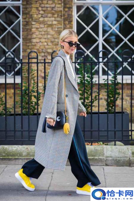 格子大衣怎么搭配(格子大衣的搭配效果)