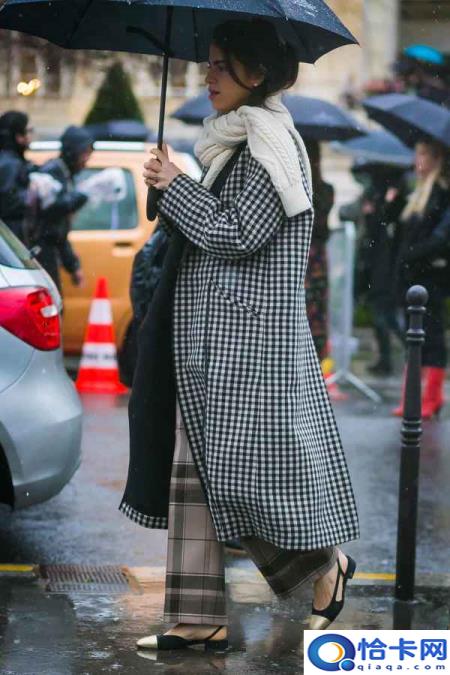 格子大衣怎么搭配(格子大衣的搭配效果)
