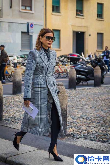 格子大衣怎么搭配(格子大衣的搭配效果)