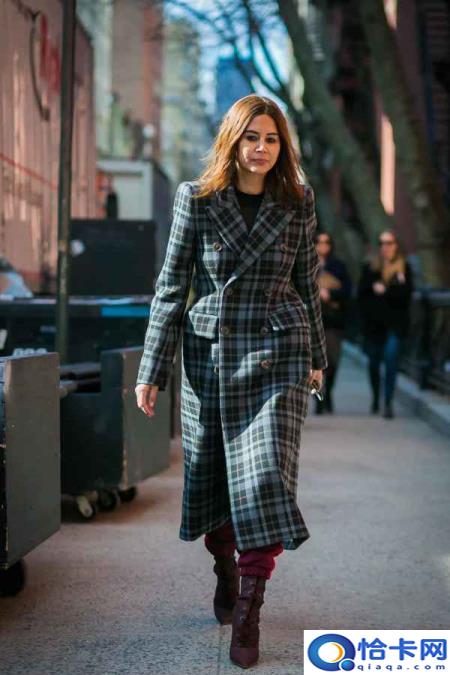 格子大衣怎么搭配(格子大衣的搭配效果)