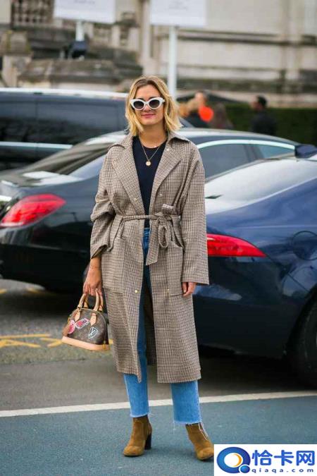 格子大衣怎么搭配(格子大衣的搭配效果)