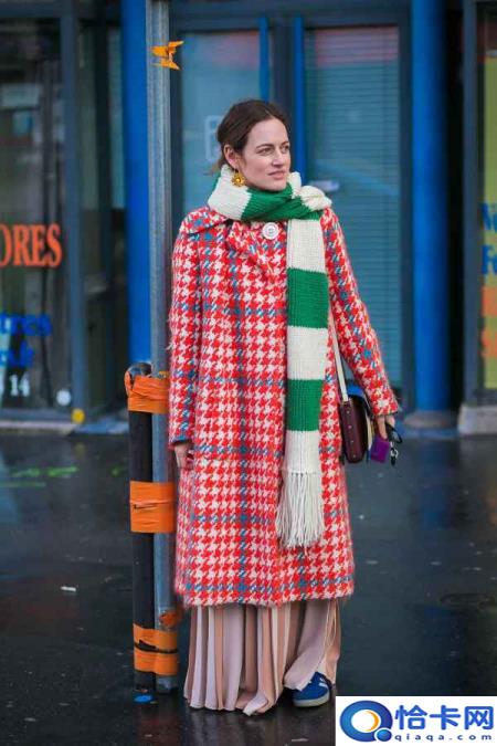 格子大衣怎么搭配(格子大衣的搭配效果)