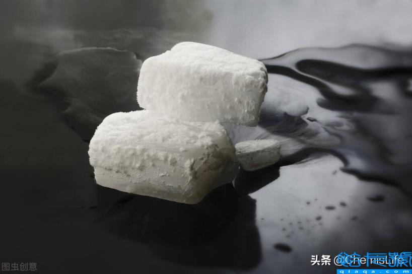 干冰是怎样做成的(干冰的简易方法详解)