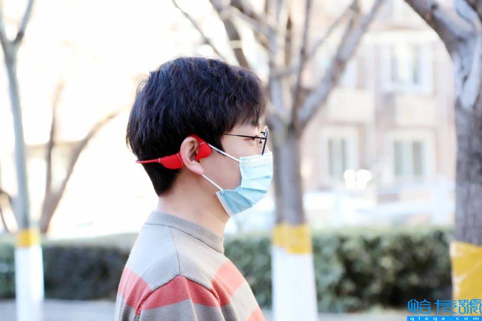 骨传导耳机对大脑危害有哪些(它的工作原理和特点有哪些)