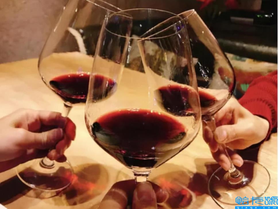 红酒会过期吗(红酒放多久算过期)