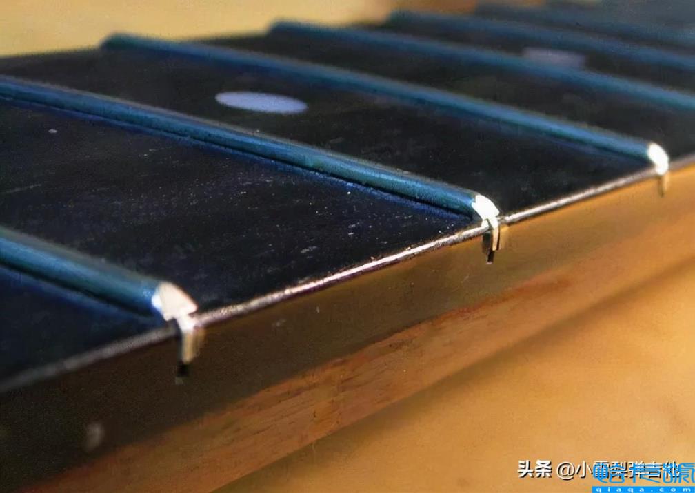 吉他弦距怎么调(吉他调弦距教程详解)