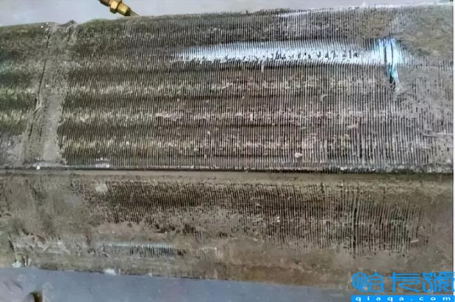 空调异味的原因及处理方法(空调出风有异味的4个原因)