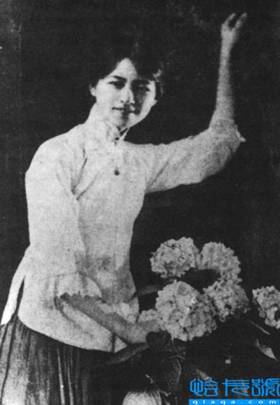 徐志摩与三个女人的故事(徐志摩与三个女人的故事从一生所爱到)