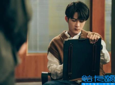 檀健次个人资料(1990年出生广西北海，12年前男团出道)