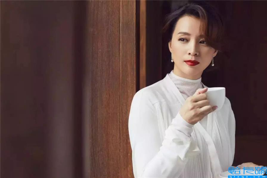 董卿为什么被央视解雇原因?董卿到底经历了什么?