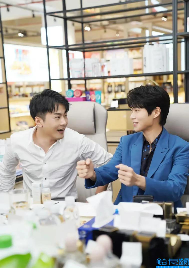 辛有志的个人资料（个性突出，还是个超级自恋的人）