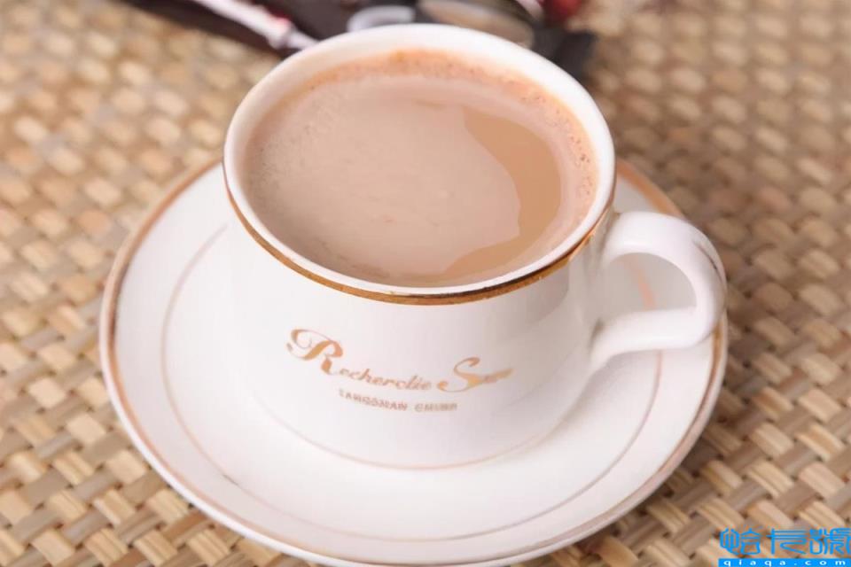 白咖啡与黑咖啡区别(6点不同，看完涨知识了)