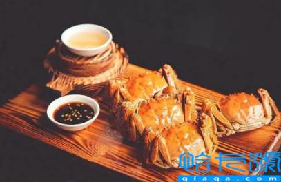 蒸螃蟹料酒先放还是后放好(蒸螃蟹料酒什么时候放)
