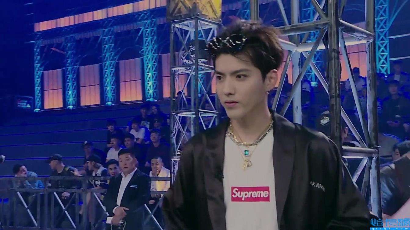 30岁的吴亦凡亲手“毁”掉了自己(吴亦凡个人简介个人资料)