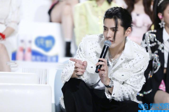 30岁的吴亦凡亲手“毁”掉了自己(吴亦凡个人简介个人资料)