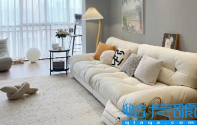 沙发一定要和门放在同一侧吗(一般进门是看到电视墙还是沙发墙)