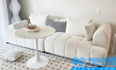 沙发一定要和门放在同一侧吗(一般进门是看到电视墙还是沙发墙)