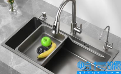 家用厨房水槽单槽一般选多大的(厨房水槽是台中盆好还是台下盆好)