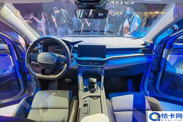 贴膜怎么贴(汽车贴膜具体步骤)