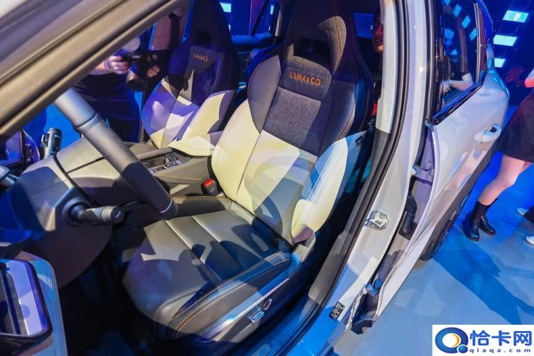 贴膜怎么贴(汽车贴膜具体步骤)