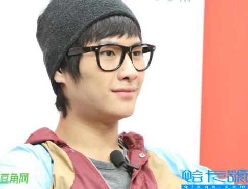 郭敬明朱梓骁发生了什么事(郭敬明跟朱)