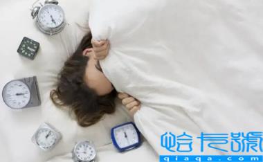 睡前刷手机会降低夜间睡眠质量吗(睡前刷手机为何睡不着)
