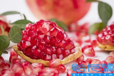 石榴外皮有很多黑点能吃吗(石榴表皮长黑斑还能吃吗)