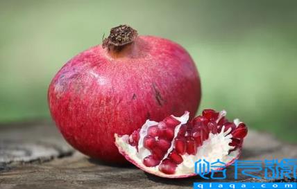 石榴可以连籽一起吃吗(石榴连籽一起吃有什么影响)