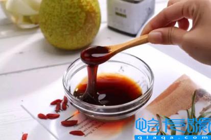 熬秋梨膏为什么要放生姜(熬秋梨膏放生姜有什么作用)