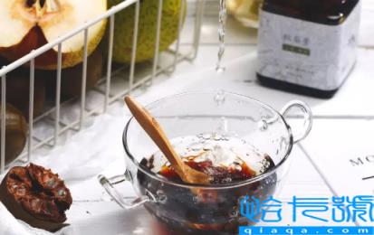 秋梨膏太稀了装瓶了能再熬吗(秋梨膏不浓稠装瓶了还能继续熬着喝吗)