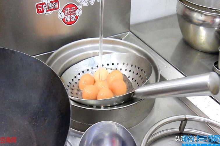 煮鸡蛋需要多长时间(冷水煮鸡蛋水开后几分钟)