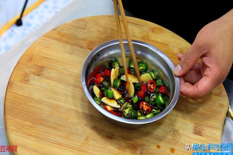 煮鸡蛋需要多长时间(冷水煮鸡蛋水开后几分钟)