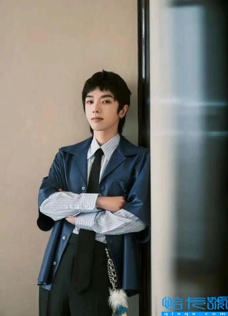 华晨宇新恋情再添实锤(华晨宇和张碧晨一起了吗)