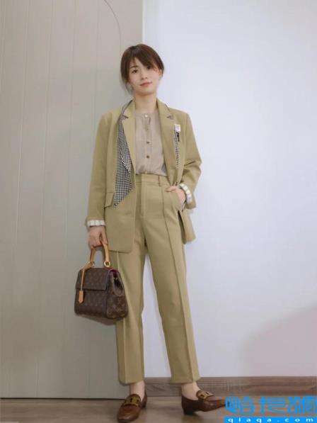 小个子的穿搭精髓12个超实用的穿搭技巧(矮个子女生穿衣搭配)