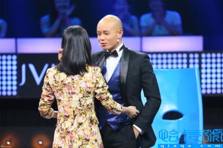 乐嘉回应强吻谢娜事件(乐嘉老婆李雪)