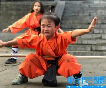 乐嘉回应强吻谢娜事件(乐嘉老婆李雪)