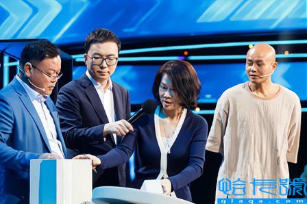 乐嘉回应强吻谢娜事件(乐嘉老婆李雪)