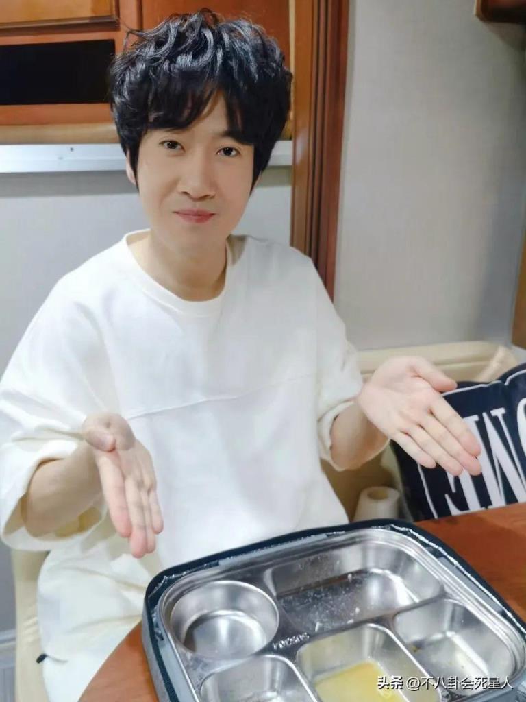 老舍和关晓彤是什么关系老舍（关晓彤是清朝公主吗）