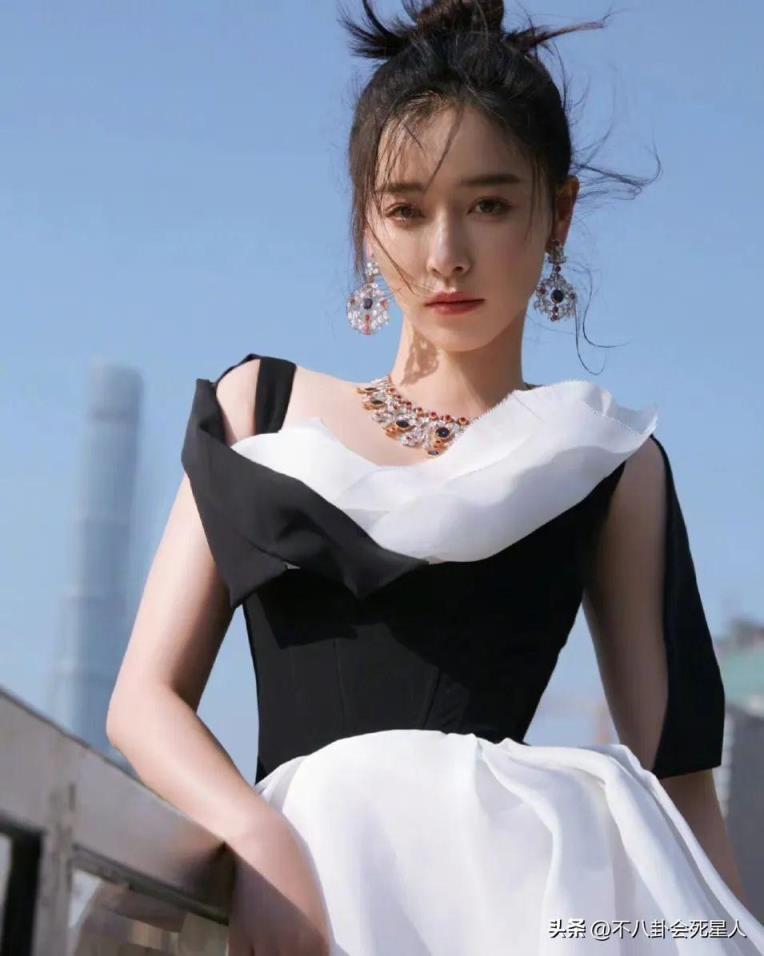 老舍和关晓彤是什么关系老舍（关晓彤是清朝公主吗）