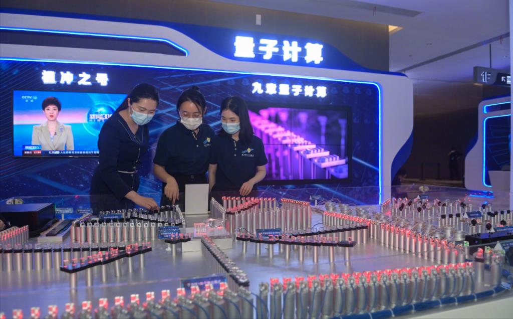 美国干翻日本夺取第一名，我国掉出前五(超级计算机排行榜2022)