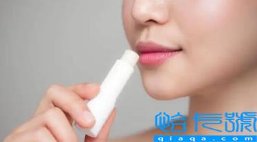 唇疱疹好后嘴巴反复蜕皮怎么回事(唇疱疹会导致嘴巴变形吗)