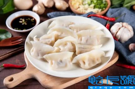 蒸饺子要抹油吗(蒸饺要不要先擦一层油)